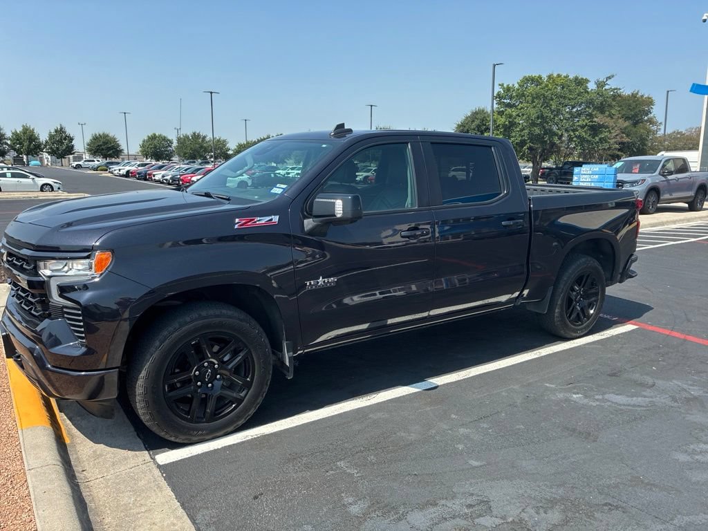 Used 2023 Chevrolet Silverado 1500 RST AWD/4WD image 2