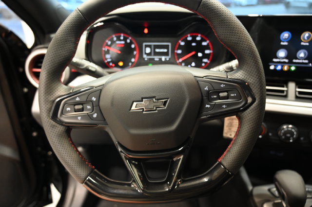 New 2026 Chevrolet Trax RS w/ Sunroof Package FWD image 22