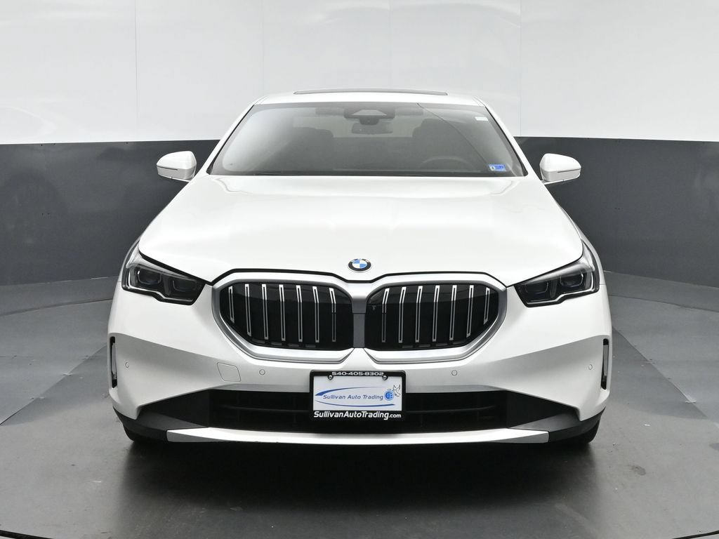 Used 2026 BMW 530i RWD image 2