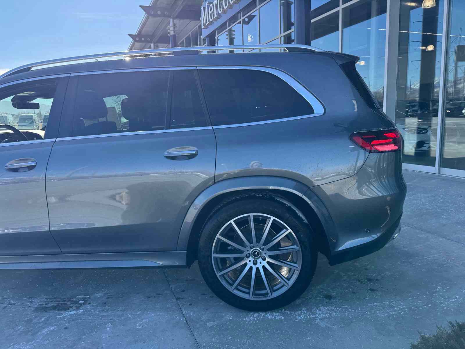 New 2025 Mercedes-Benz GLS 450 4MATIC image 4