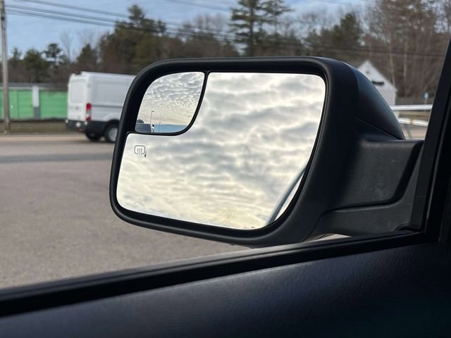 Used 2018 Ford Explorer XLT image 30