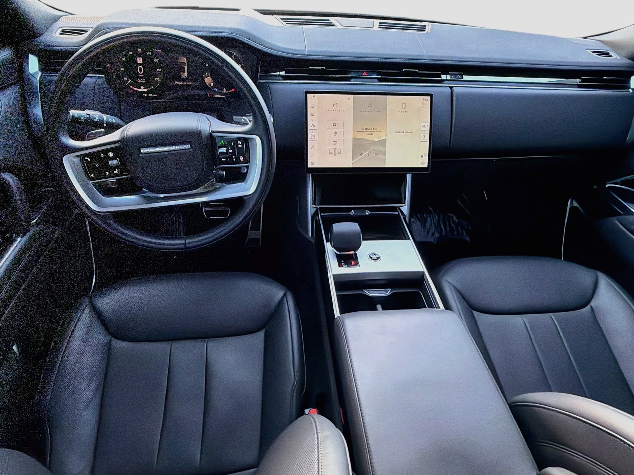 Used 2025 Land Rover Range Rover SE AWD/4WD image 17