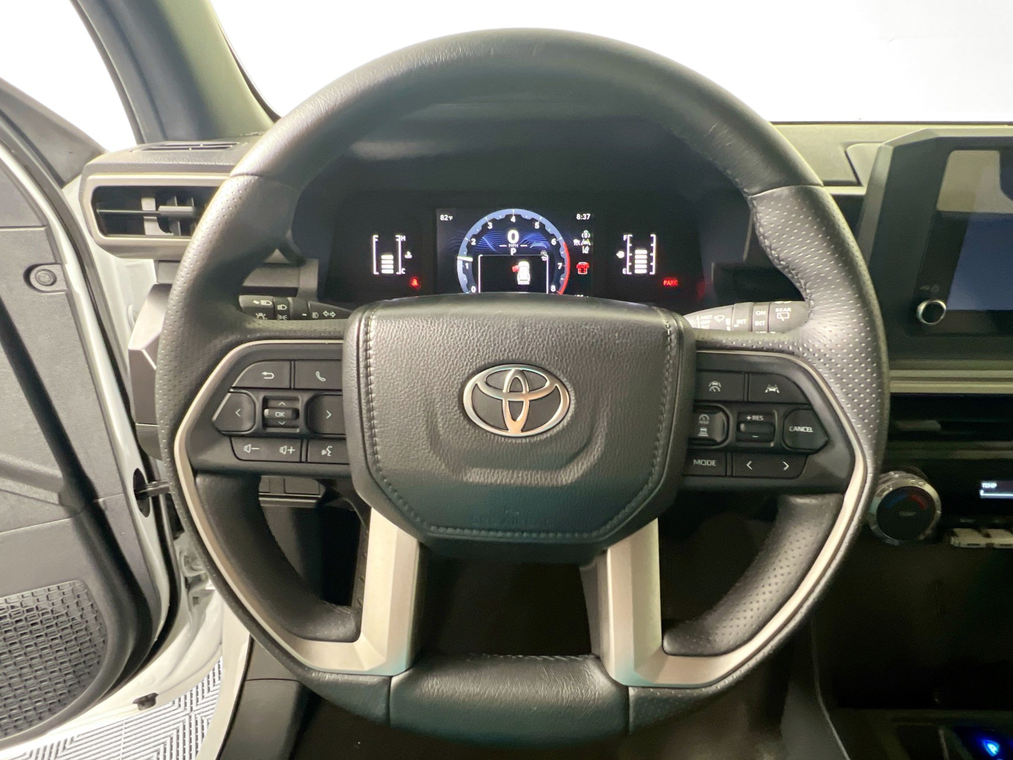 Used 2026 Toyota 4Runner SR5 AWD/4WD image 17