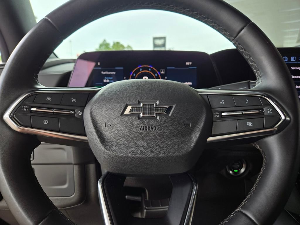 Used 2025 Chevrolet Suburban Z71 AWD/4WD image 25