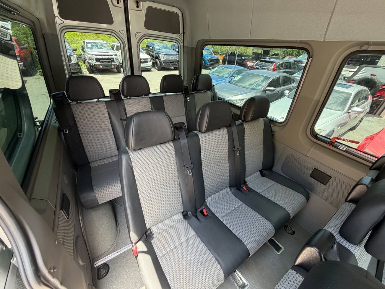 Used 2008 Dodge Sprinter 2500 RWD image 12