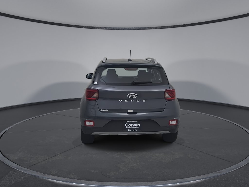 Used 2025 Hyundai Venue SEL FWD image 13
