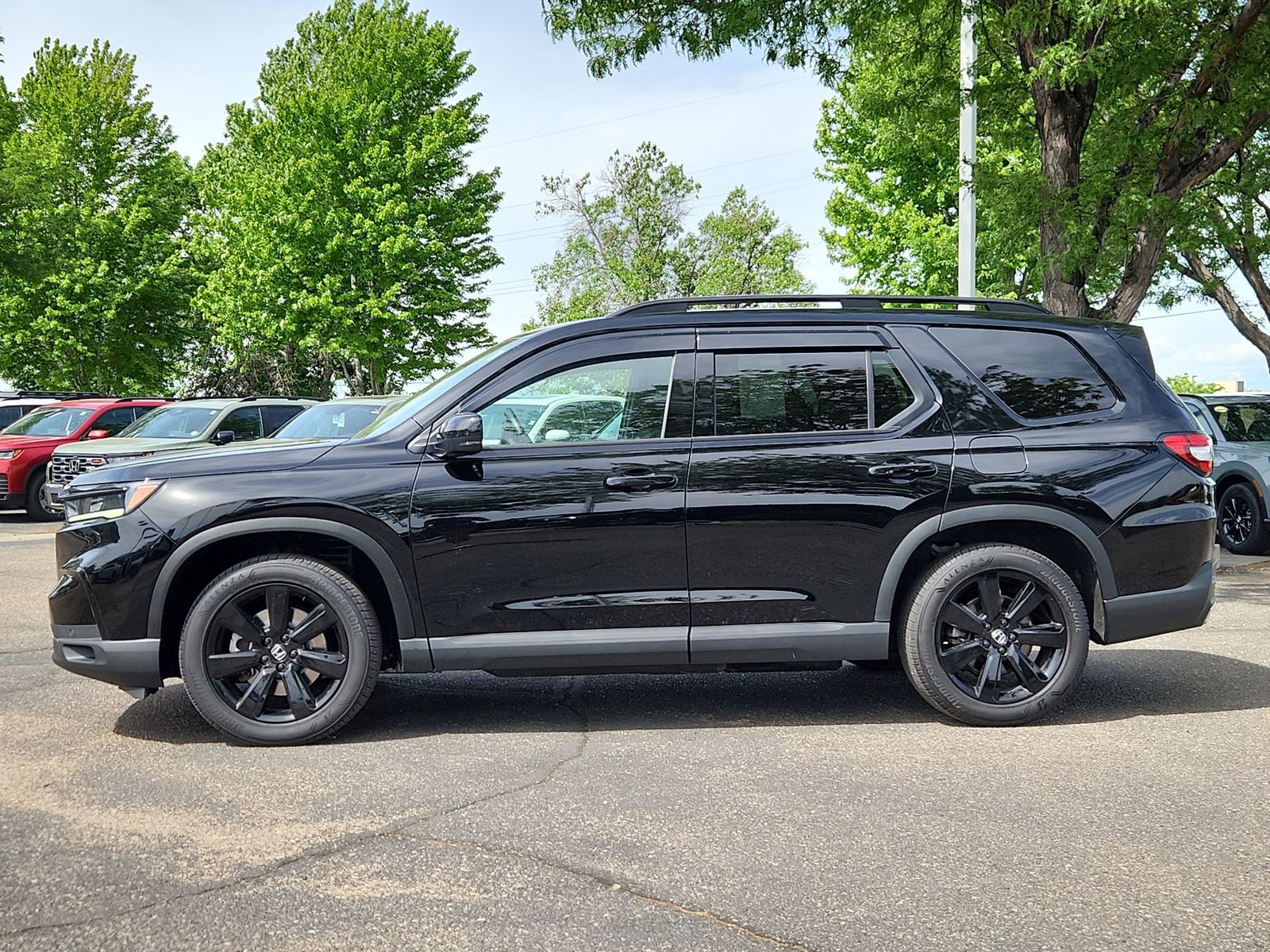 Certified 2025 Honda Pilot Black Edition image 2