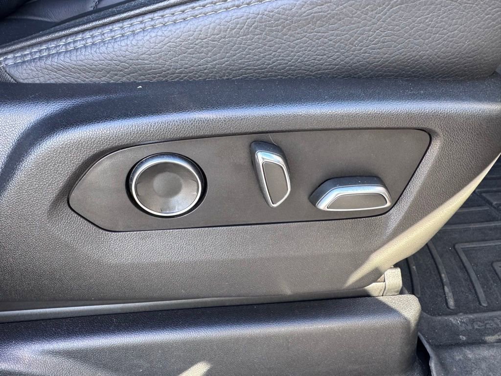 Used 2021 GMC Yukon Denali w/ Denali Ultimate Package image 21