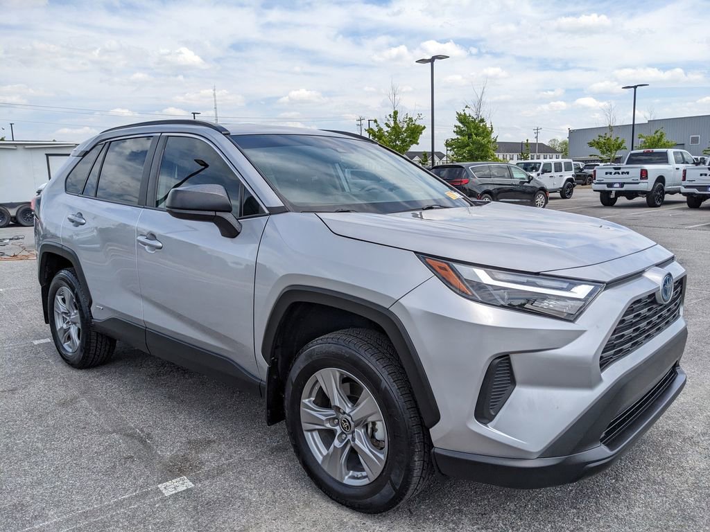 Used 2024 Toyota RAV4 LE AWD/4WD image 15