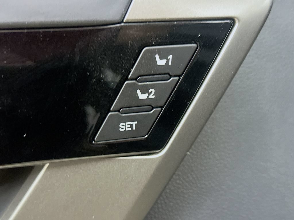 Used 2023 Toyota Tundra Limited AWD/4WD image 21