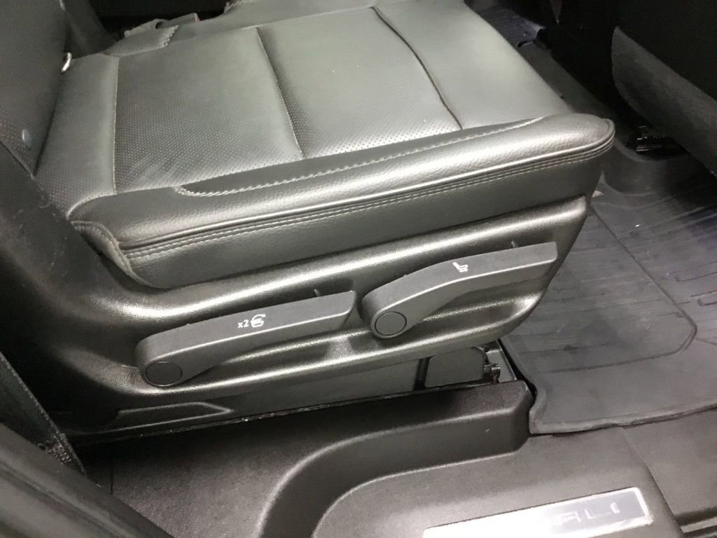 Used 2021 GMC Yukon Denali w/ Denali Premium Package image 45