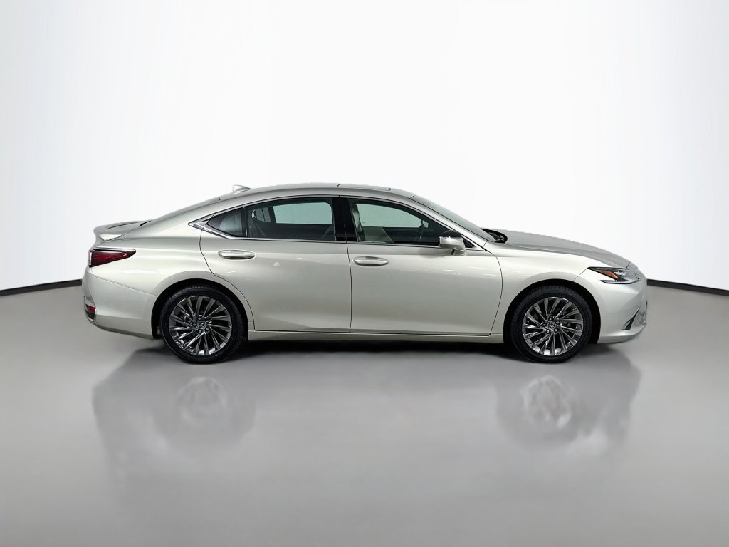 Certified 2024 Lexus ES 300h Ultra Luxury w/ Accessory Package (Z2) FWD image 4