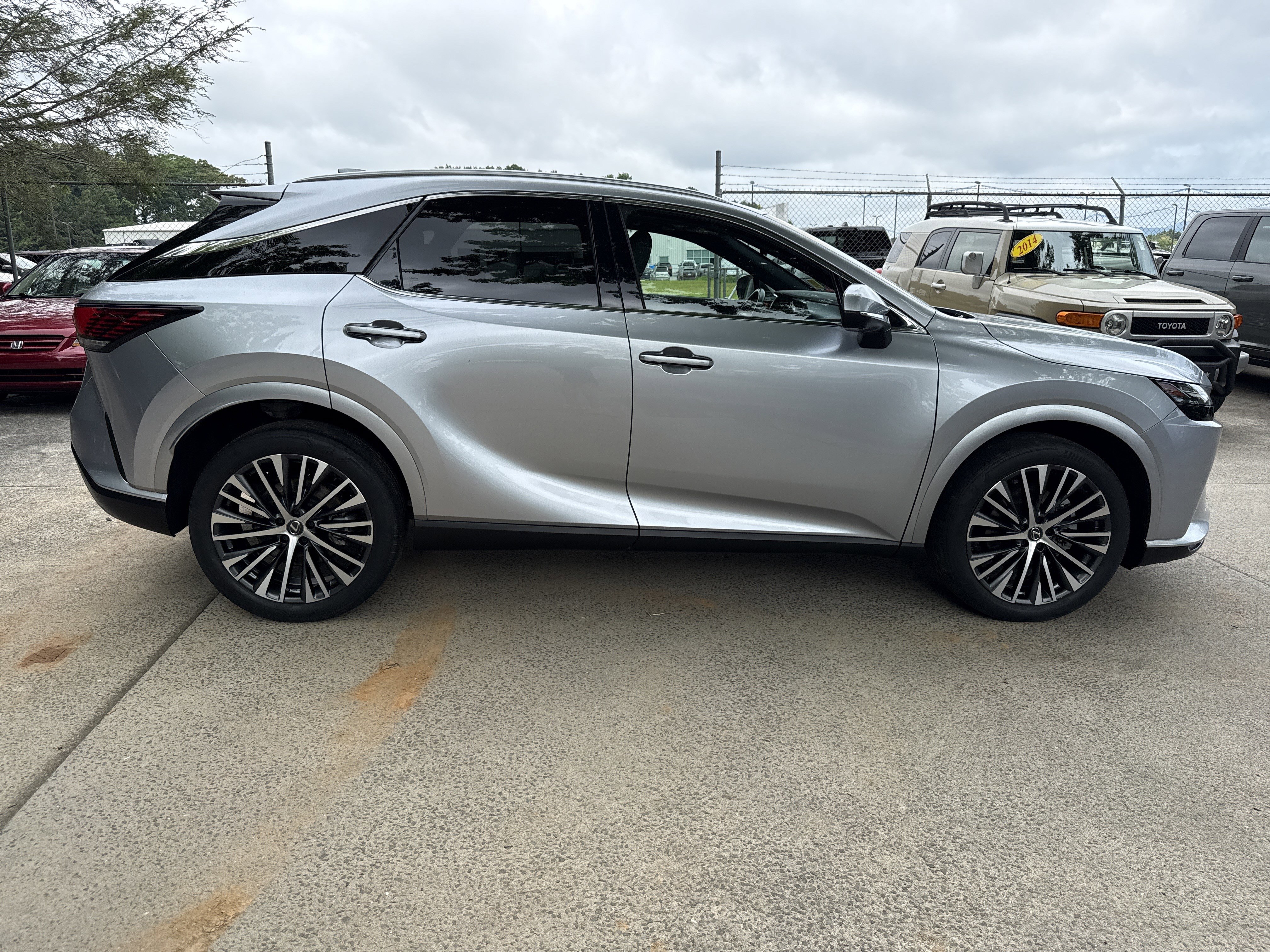 Used 2023 Lexus RX 350 Premium Plus w/ Cold Area Package FWD image 8