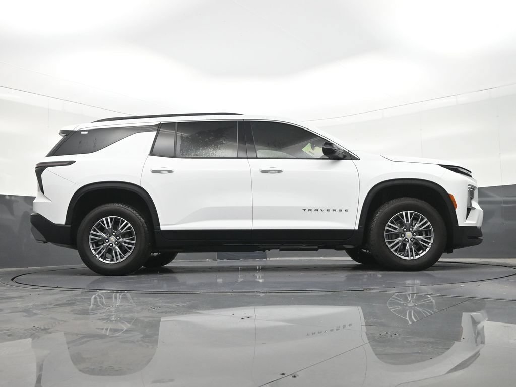 Used 2026 Chevrolet Traverse LT FWD image 29