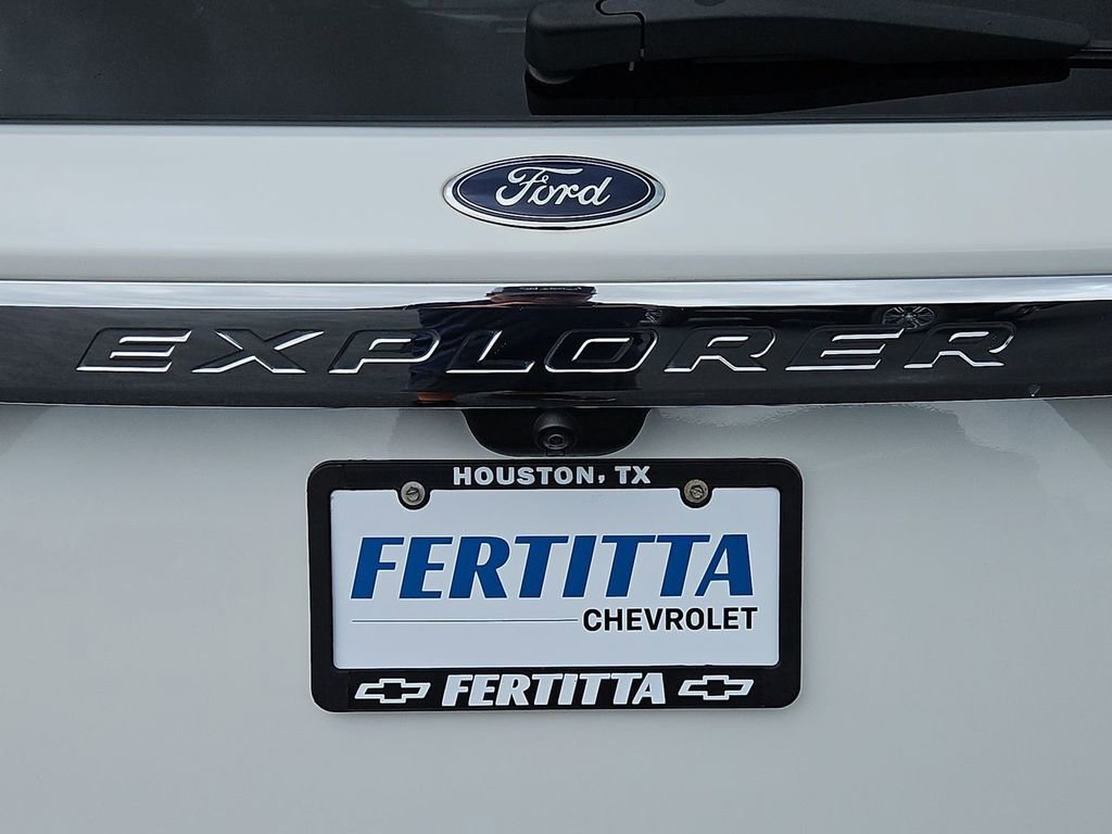 Used 2023 Ford Explorer XLT image 37