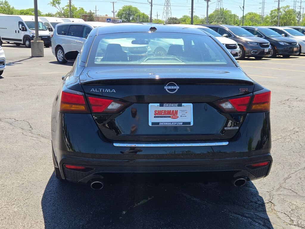 Used 2023 Nissan Altima 2.0 SR FWD image 16