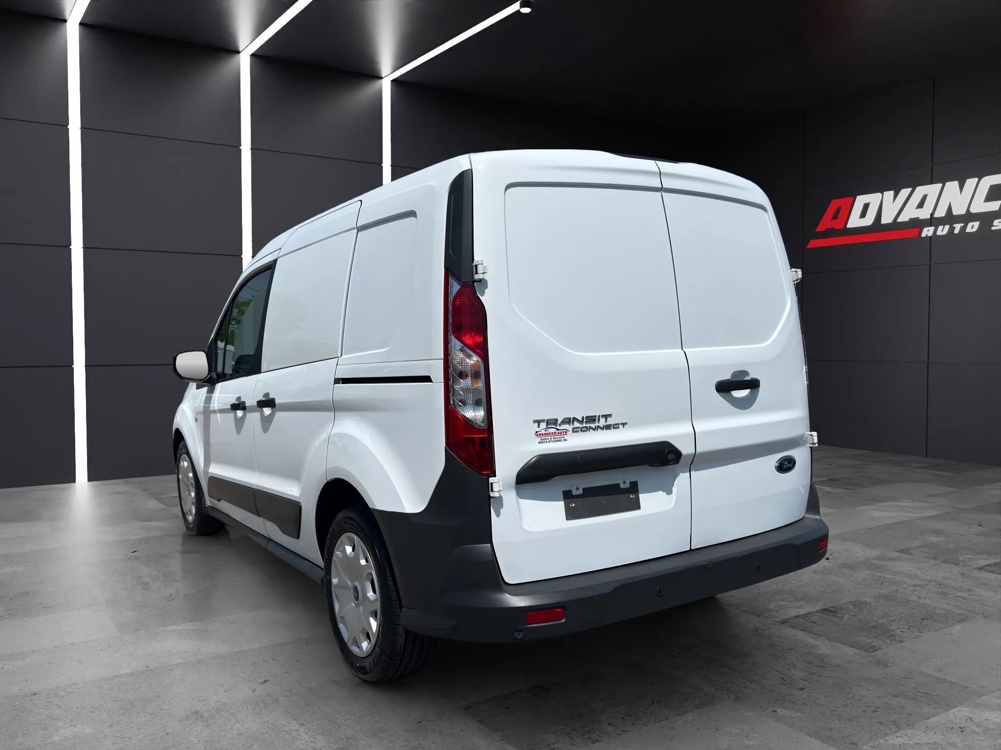Used 2018 Ford Transit Connect XL FWD image 4