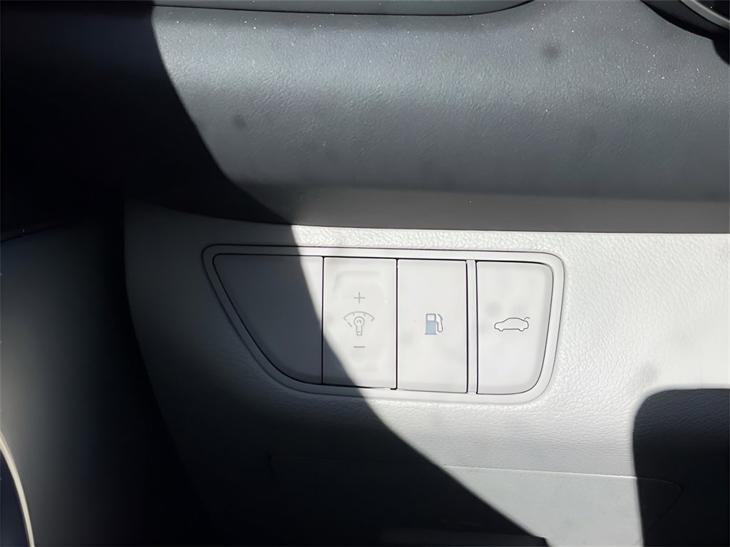 Used 2023 Genesis G70 2.0T image 28