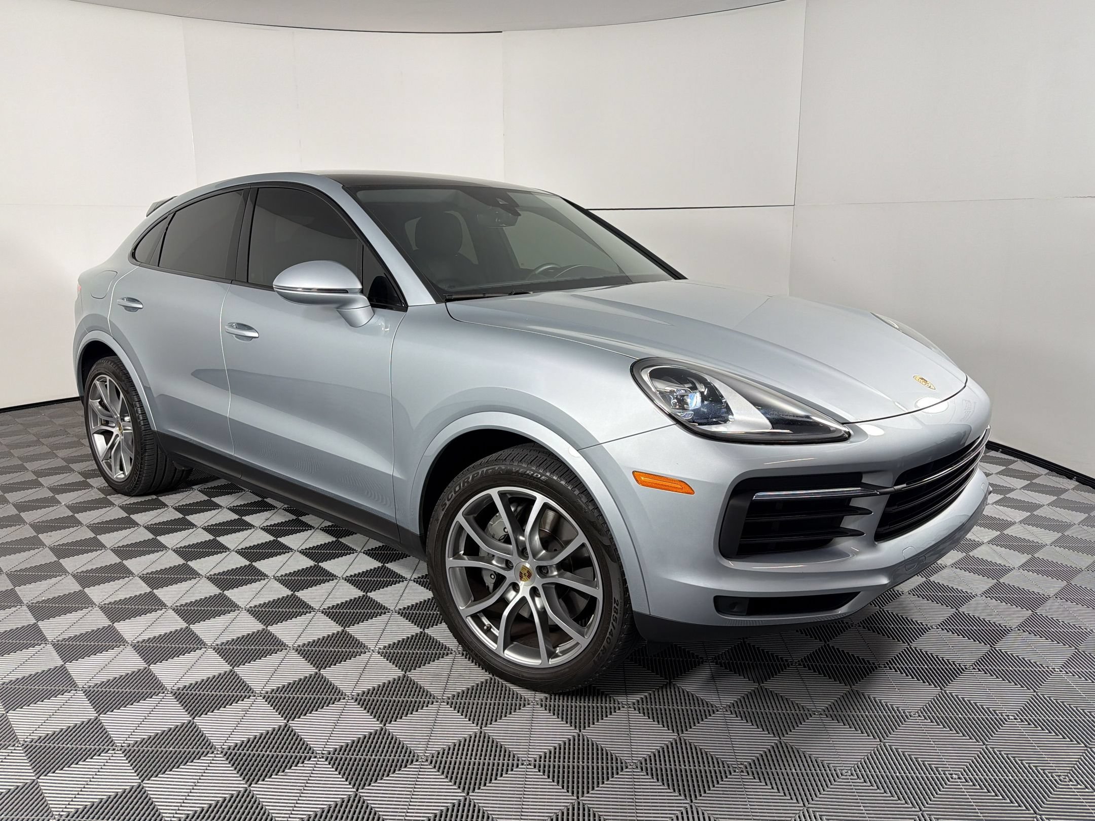 Certified 2023 Porsche Cayenne Coupe AWD/4WD image 7