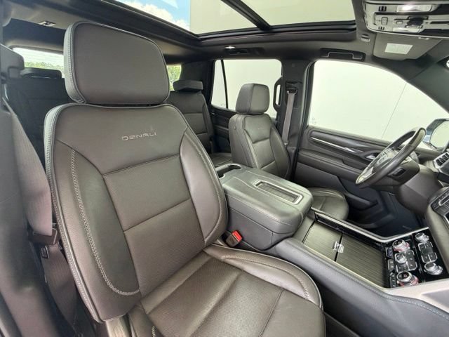 Used 2022 GMC Yukon Denali w/ Denali Premium Package RWD image 37