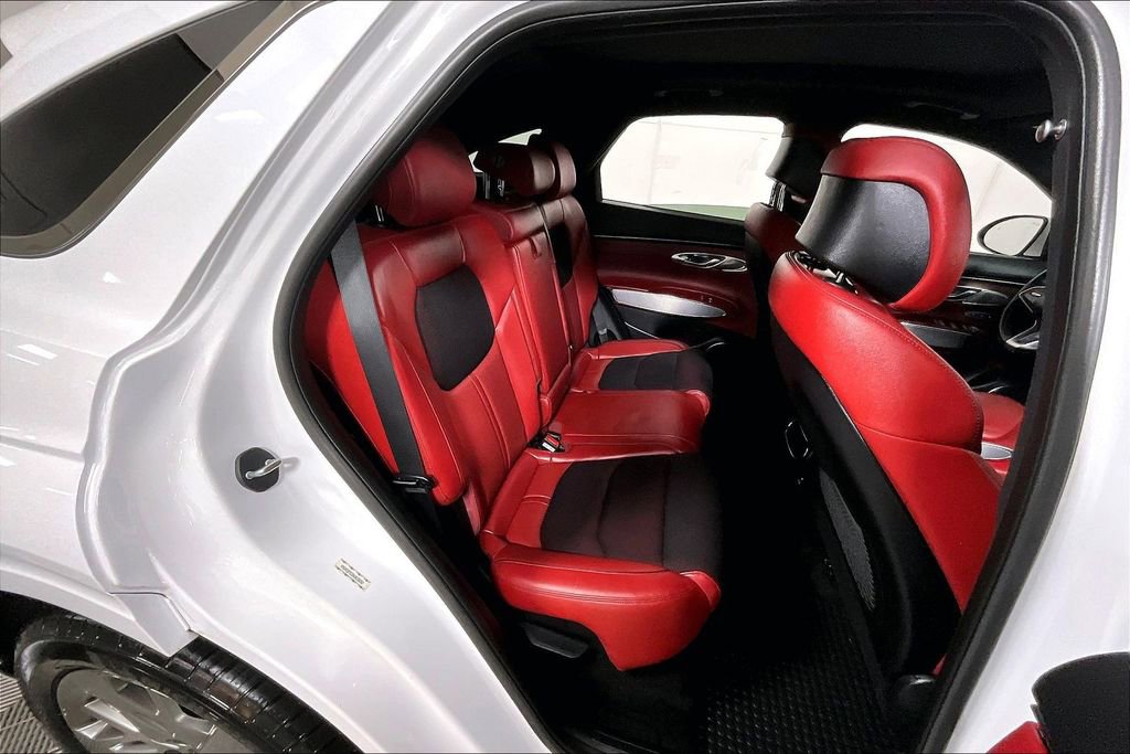 Used 2022 Genesis GV70 3.5T Sport image 27