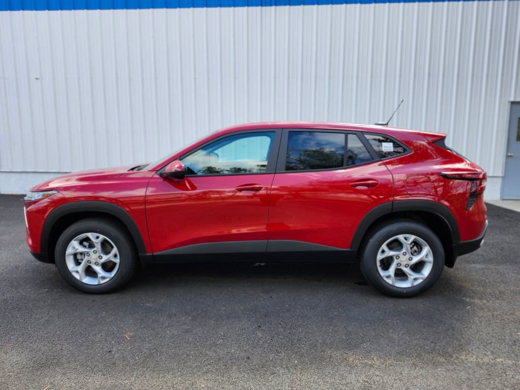 New 2026 Chevrolet Trax LS w/ LS Convenience Package image 2