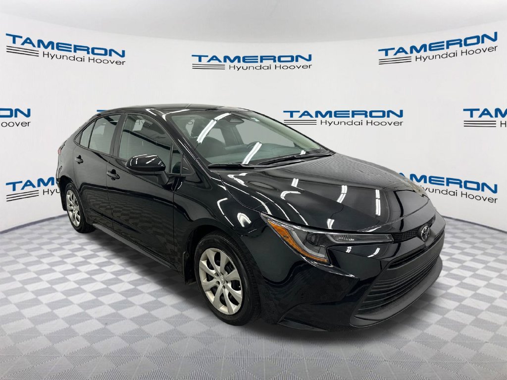 Used 2026 Toyota Corolla LE FWD image 2