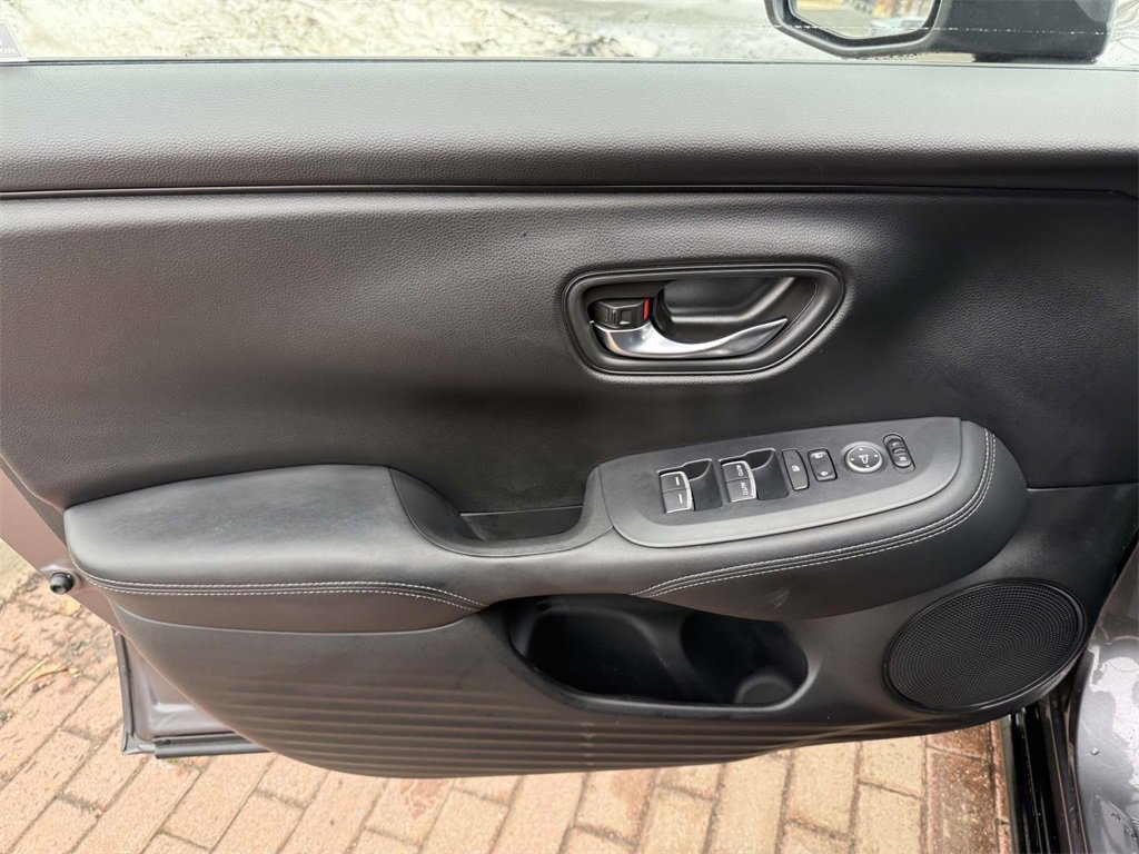 Used 2023 Honda HR-V EX-L image 9