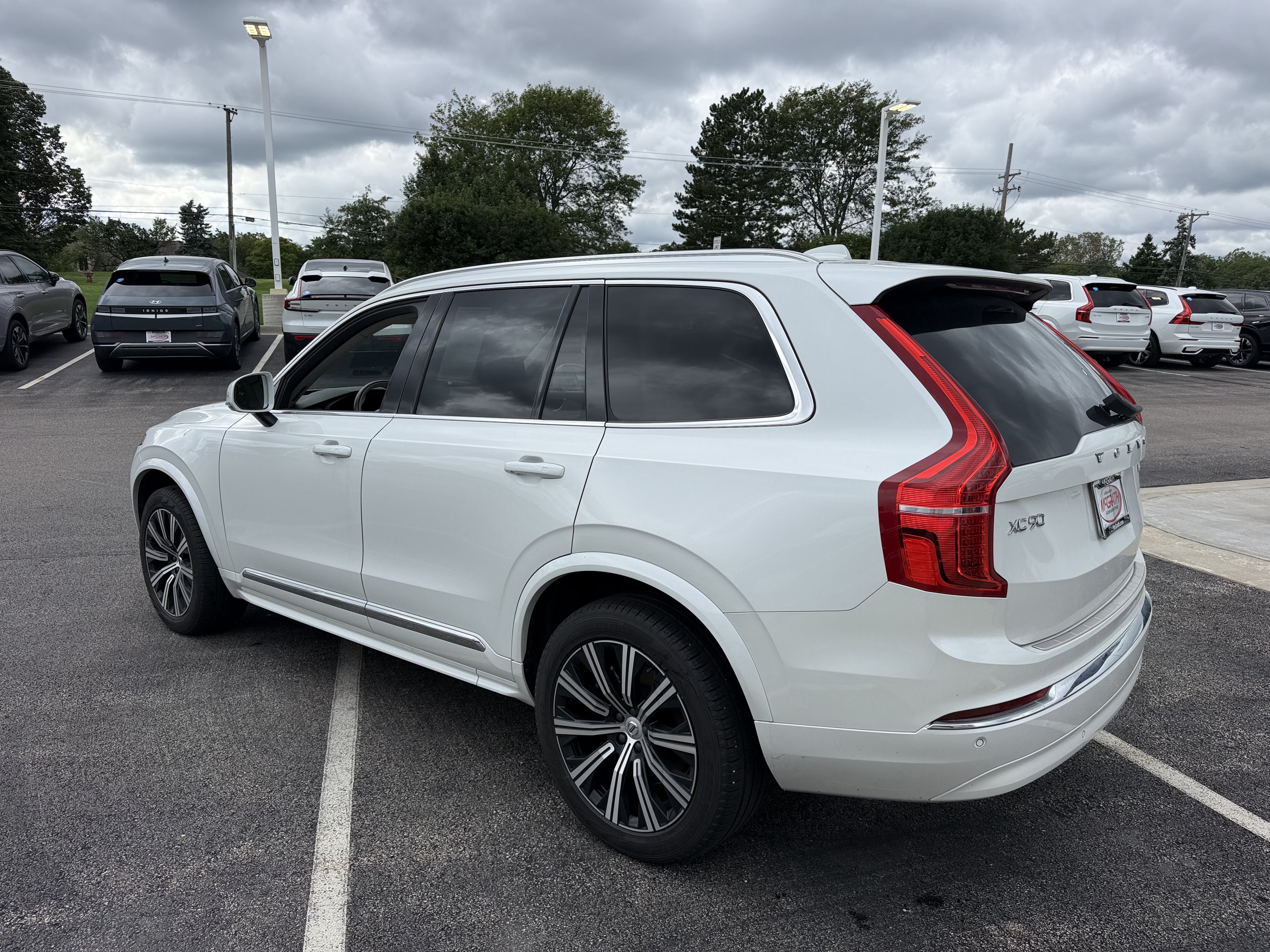 Used 2024 Volvo XC90 B5 Core w/ Protection Package Premier AWD/4WD image 5