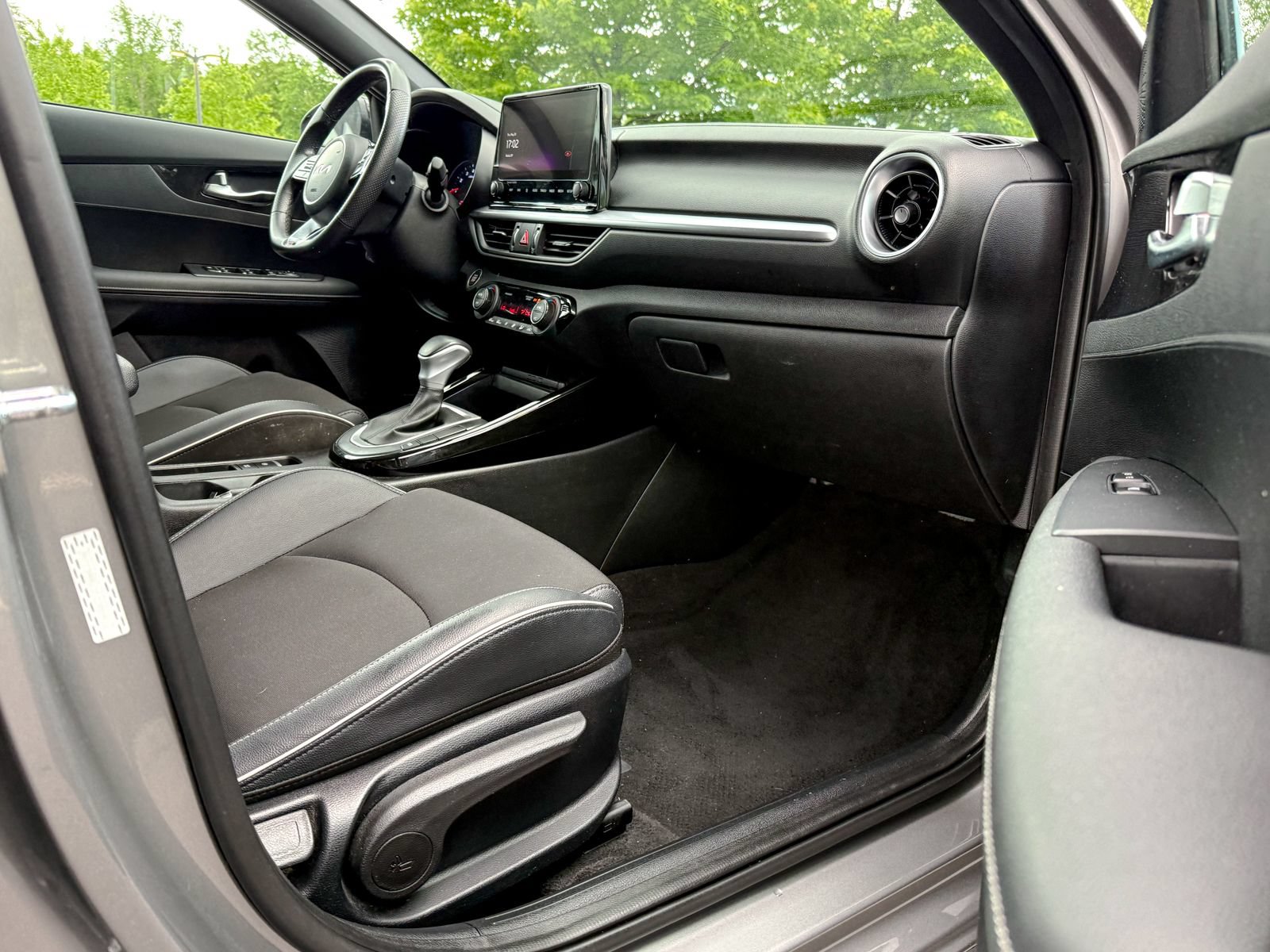 Used 2023 Kia Forte GT-Line w/ GT-Line Premium Package FWD image 12