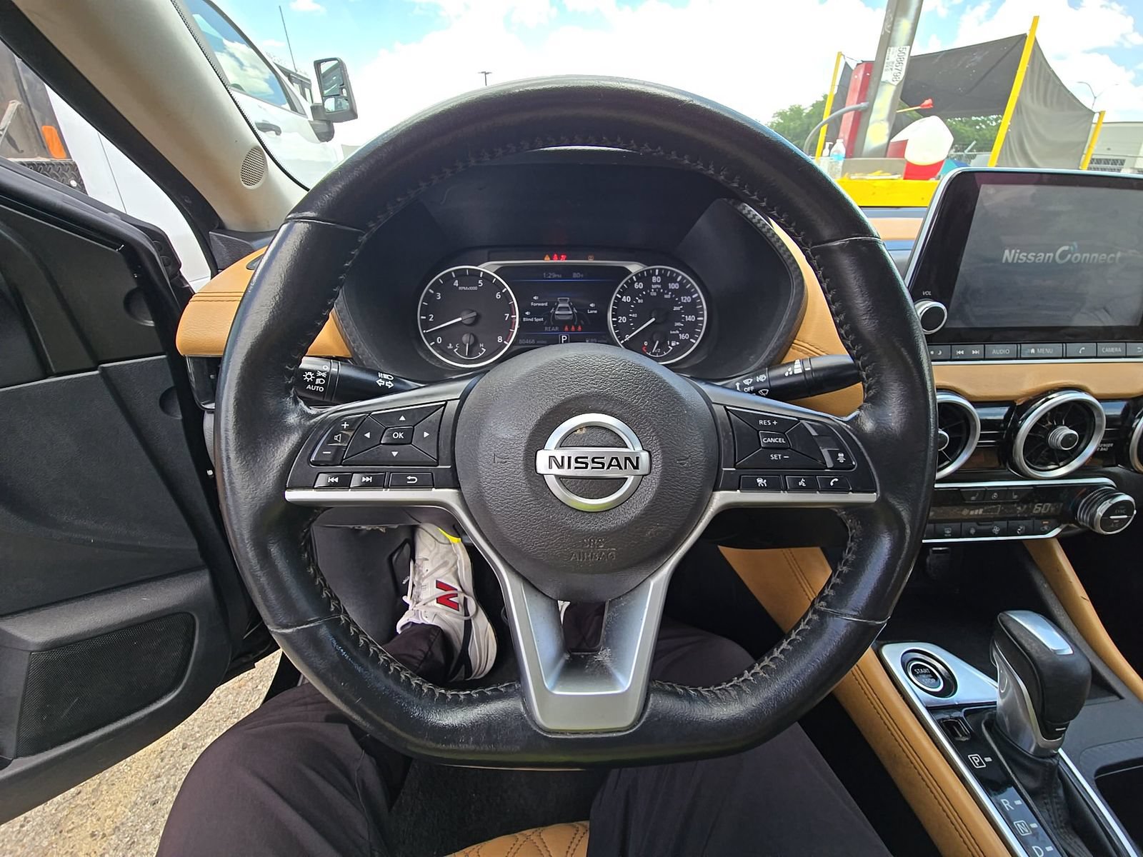 Used 2022 Nissan Sentra SV w/ SV Premium Package FWD image 8