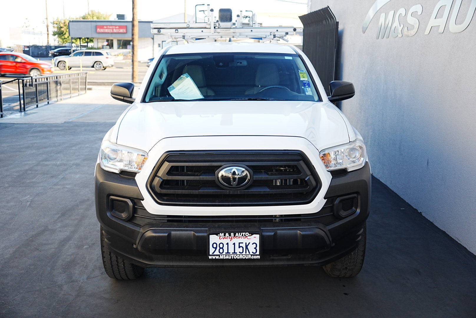 Used 2022 Toyota Tacoma SR image 2