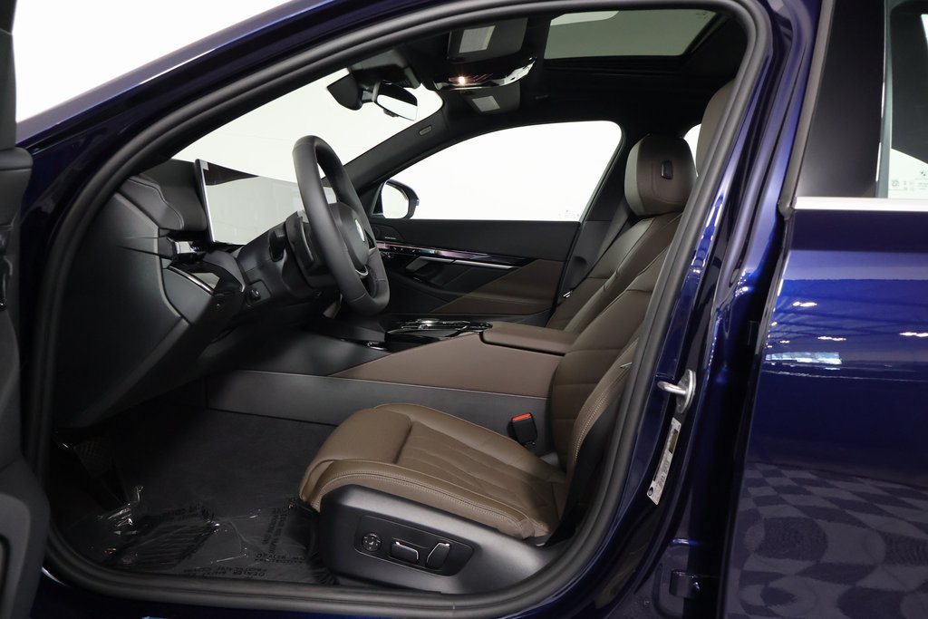 New 2027 BMW 530i w/ Premium Package RWD image 5
