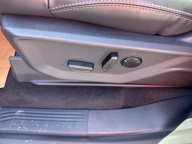 New 2026 Ford Expedition Platinum image 26