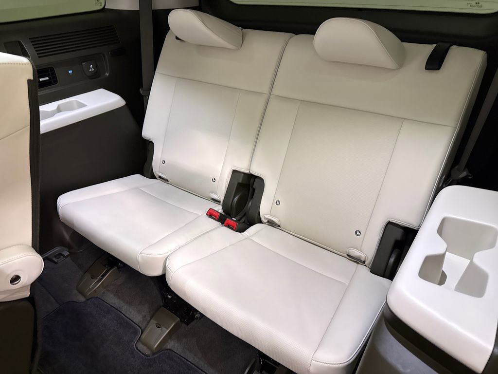 Used 2025 Hyundai Santa Fe Calligraphy FWD image 17