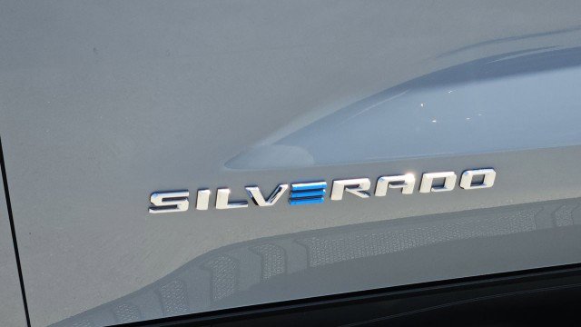 Used 2025 Chevrolet Silverado EV LT w/ LT Premium Package AWD/4WD image 31