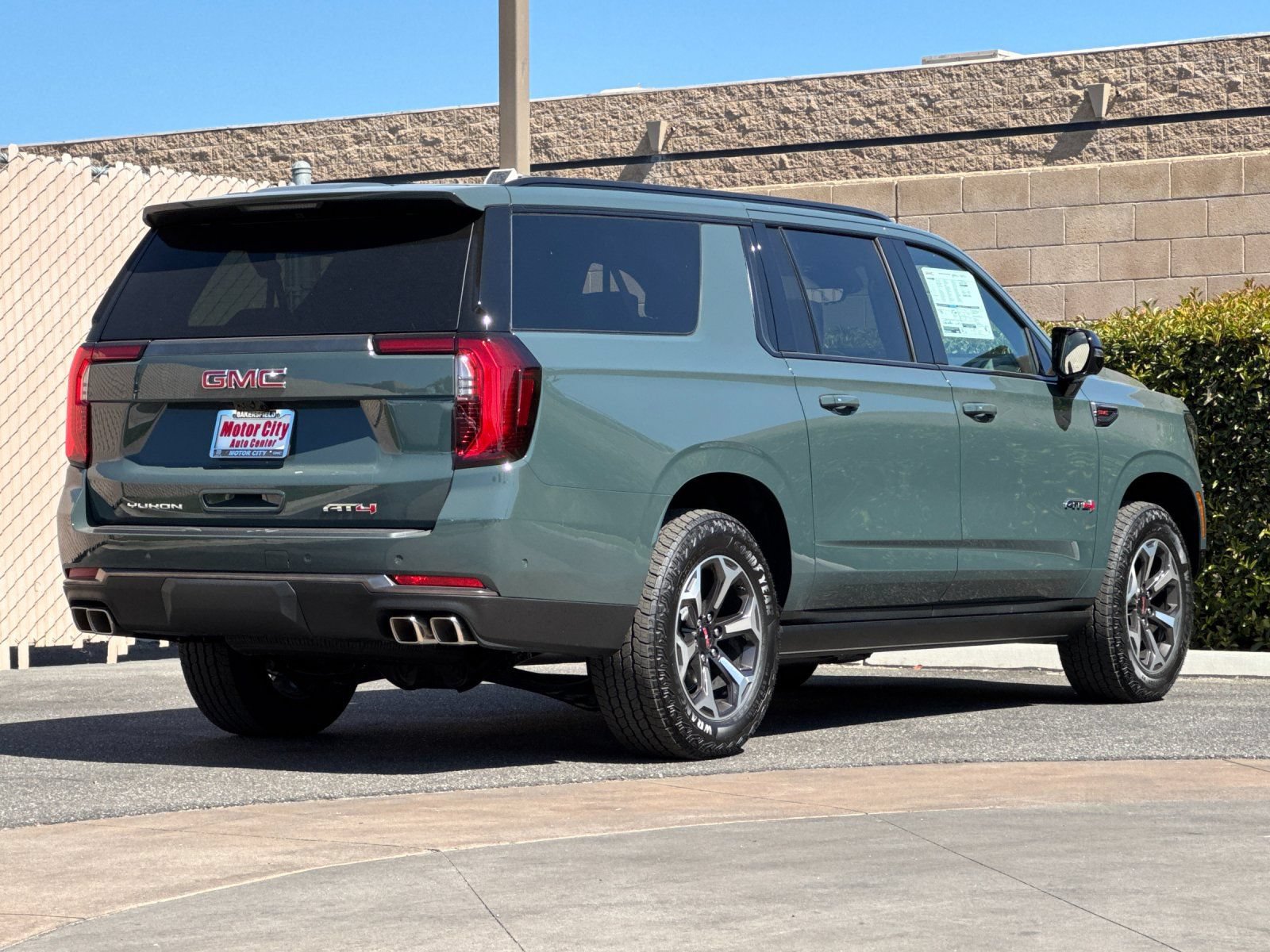 New 2026 GMC Yukon XL AT4 Ultimate AWD/4WD image 4