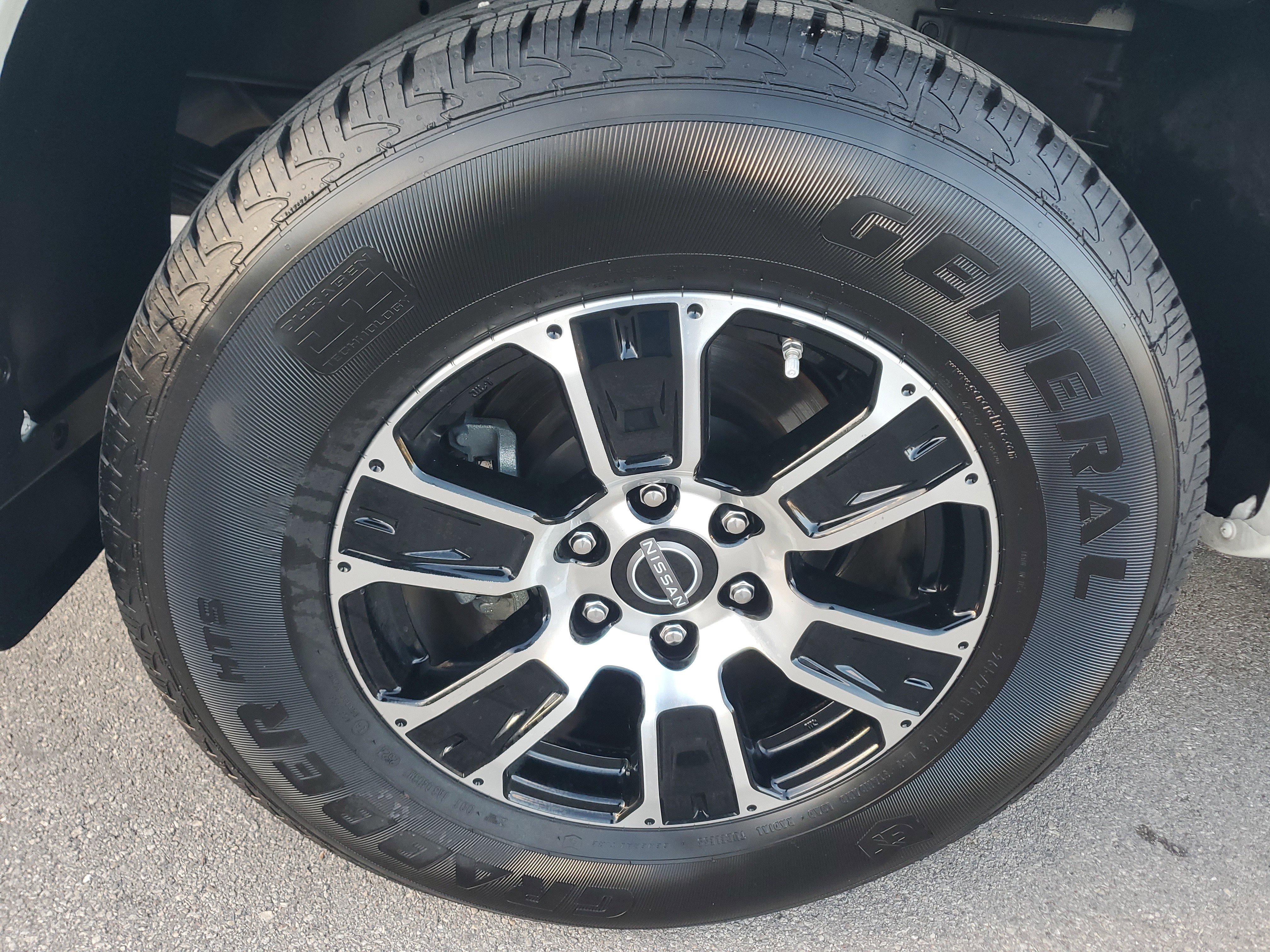 Certified 2024 Nissan Titan SV w/ SV Convenience Package image 28