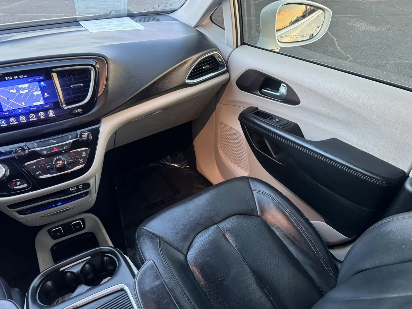 Used 2017 Chrysler Pacifica Touring-L Plus FWD image 39