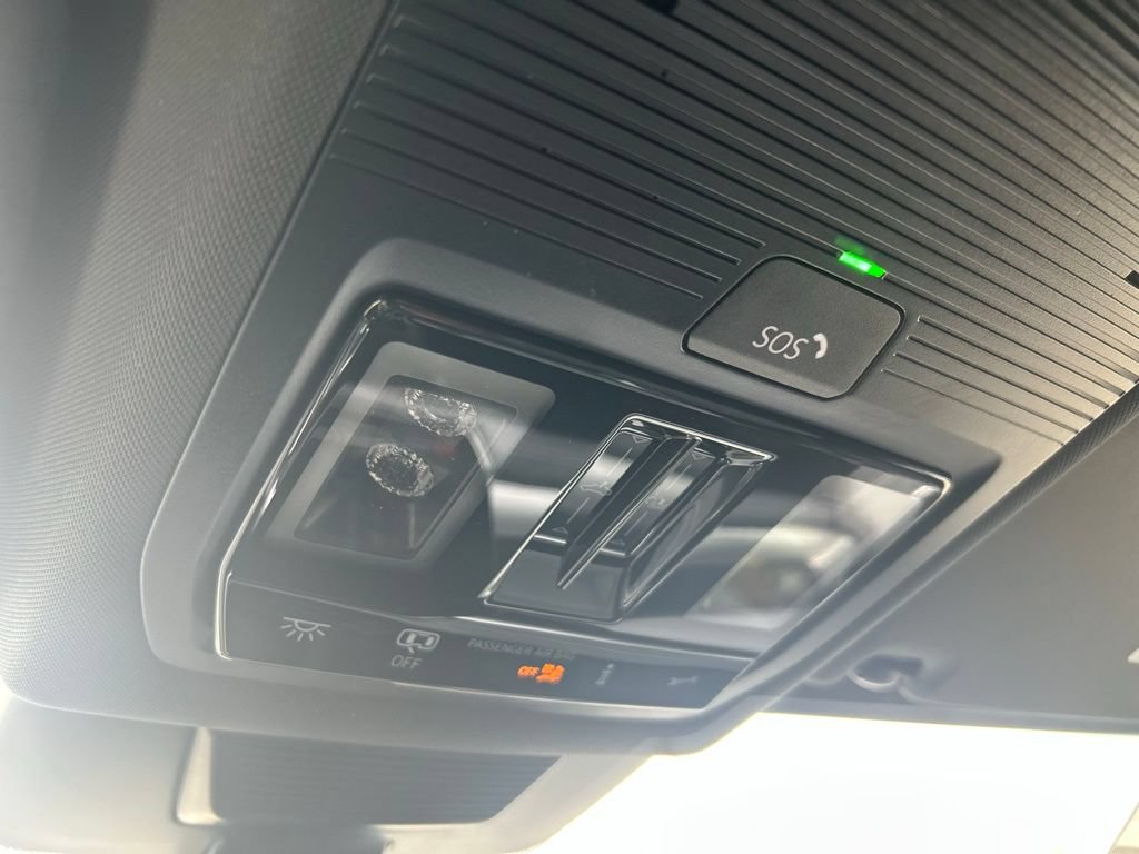 New 2026 Volkswagen Tiguan SE R-Line FWD image 62