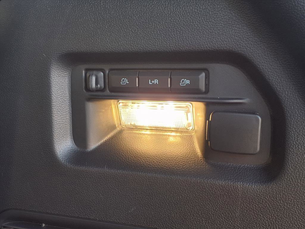 Used 2025 Ford Explorer ST image 25