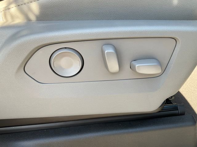 Used 2025 GMC Sierra 2500 SLT w/ SLT Premium Package AWD/4WD image 22