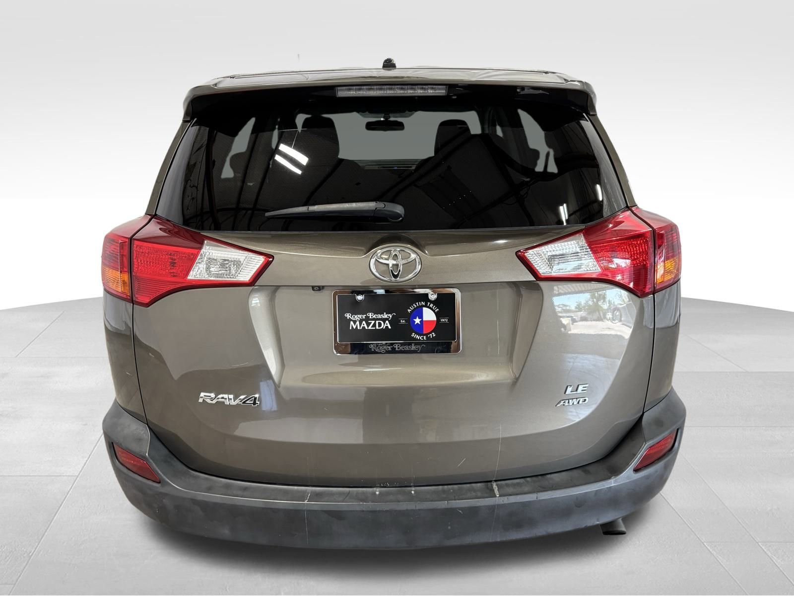 Used 2015 Toyota RAV4 LE image 7
