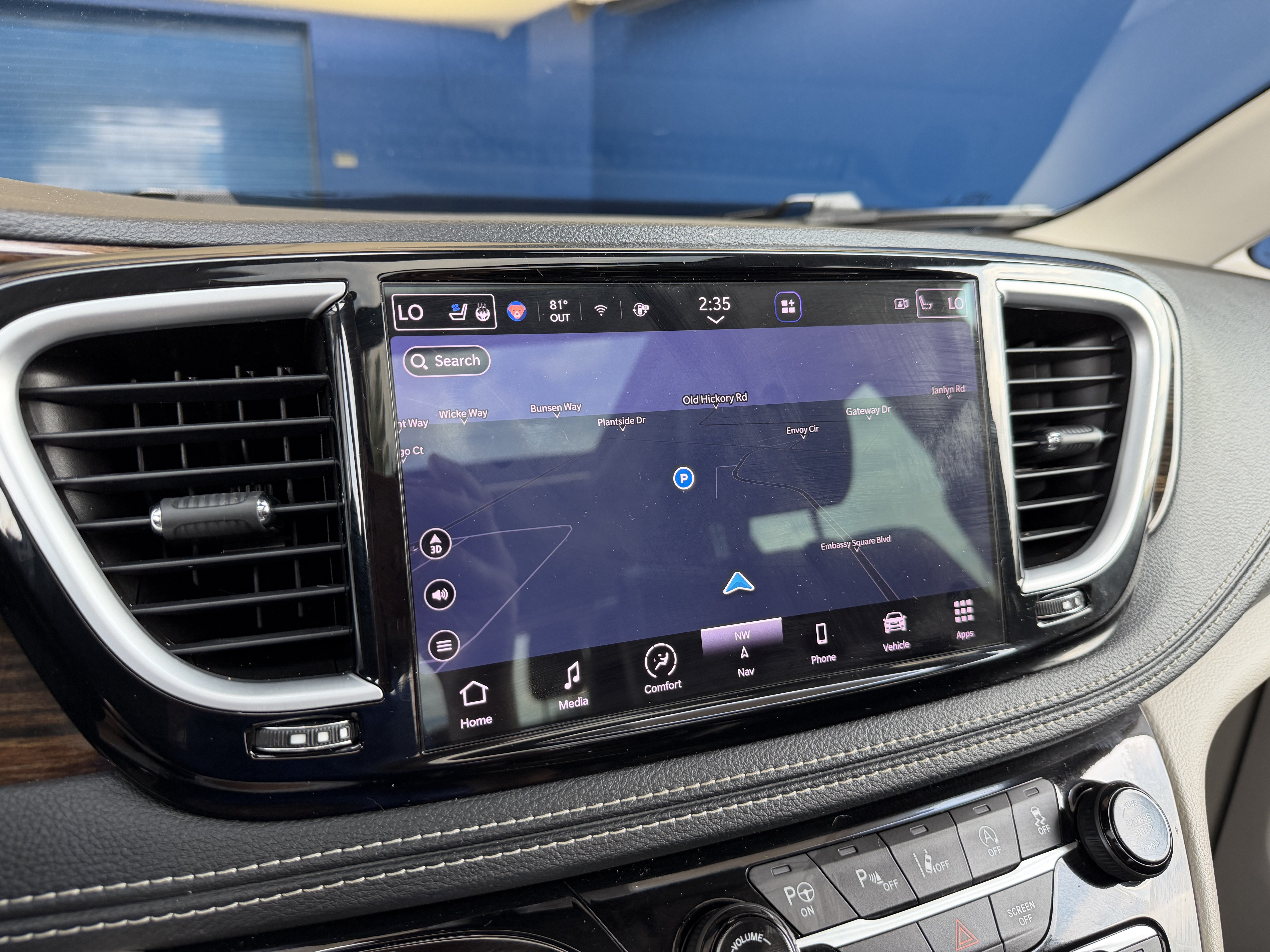 Used 2022 Chrysler Pacifica Limited w/ Uconnect Theater Family Group FWD image 20