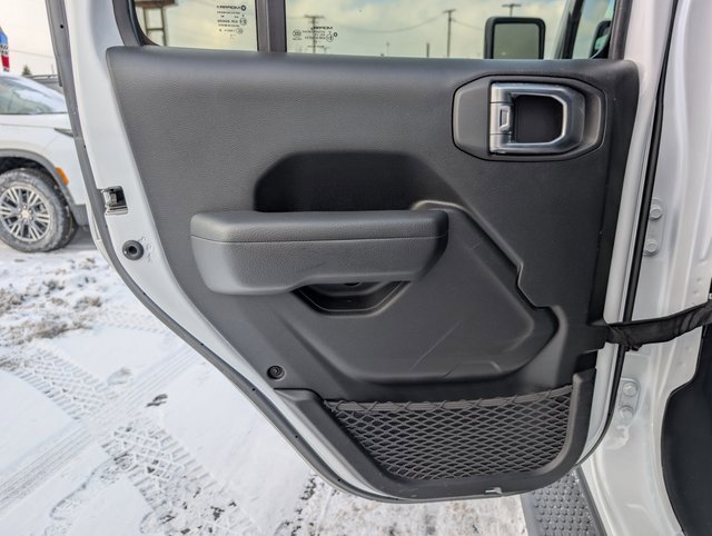 Used 2022 Jeep Wrangler Unlimited Sport image 14