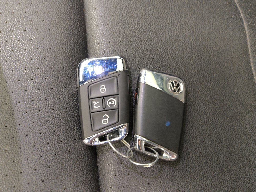 Used 2021 Volkswagen Atlas Cross Sport SE w/ Panoramic Sunroof Package FWD image 32