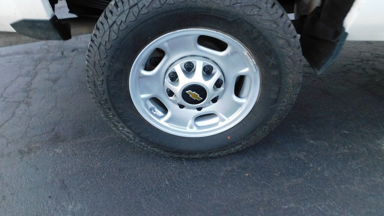 Used 2018 Chevrolet Silverado 2500 W/T AWD/4WD image 13