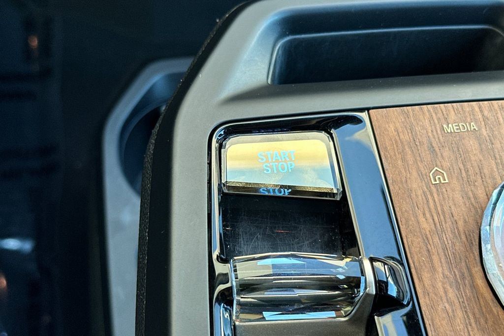 Used 2023 BMW iX xDrive50 w/ Premium Package image 26