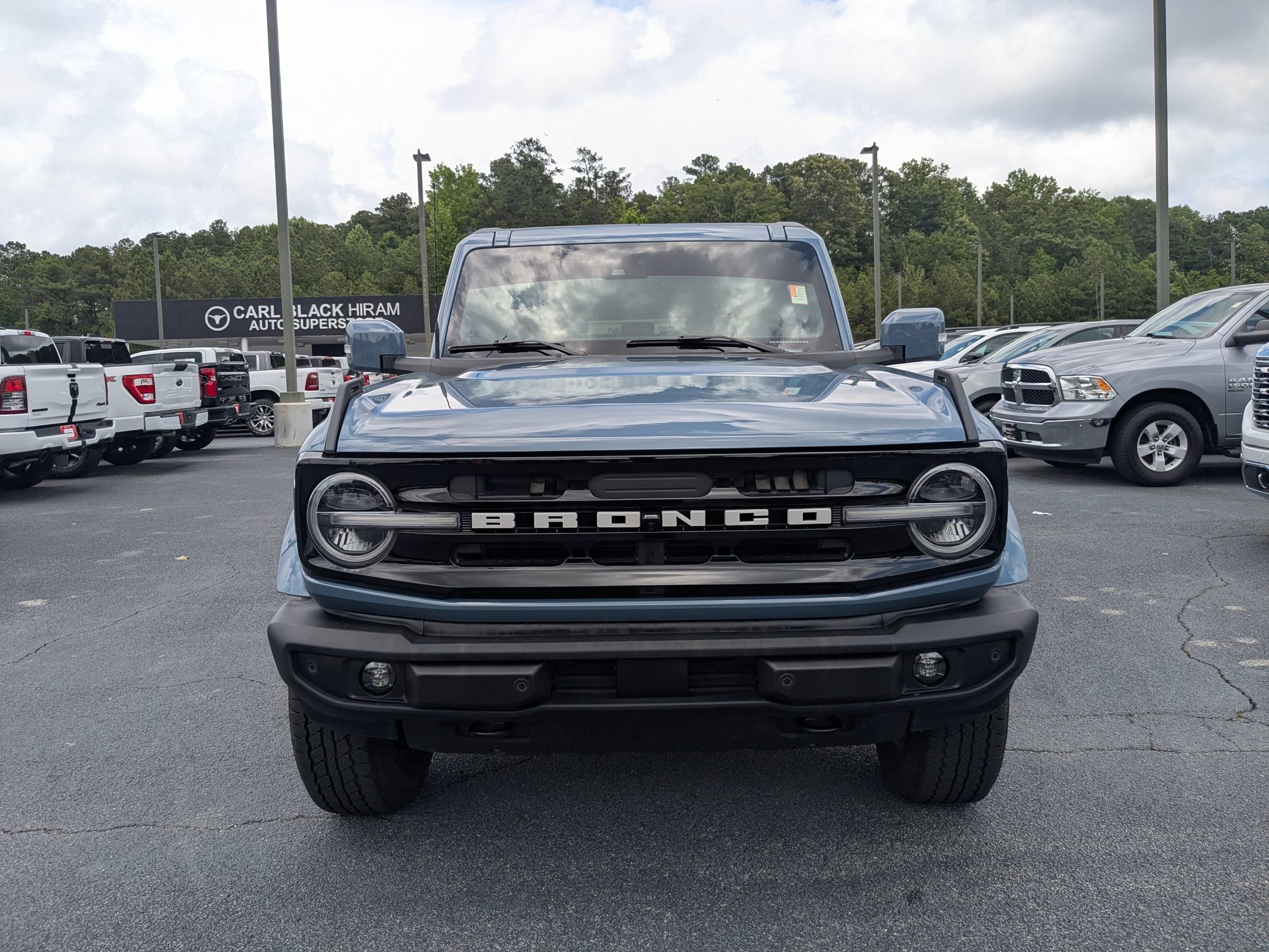 Used 2024 Ford Bronco Outer Banks AWD/4WD image 2