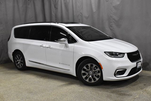 Used 2022 Chrysler Pacifica Pinnacle image 4
